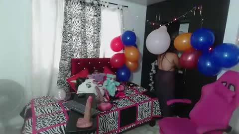 Snapshot of rous_kinky chatting on 04-29-26, 06:03 rous_kinky online show from 04-29-26, 06:03