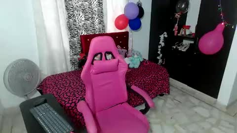 Snapshot of rous_kinky chatting on 06-02-26, 01:13 rous_kinky online show from 06-02-26, 01:13