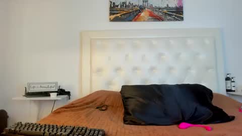 Snapshot of rouse_sexy_hotxx77 chatting on 06-10-26, 05:56 rouse_sexy_hotxx77 online show from 06-10-26, 05:56