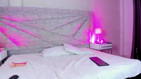 Snapshot of rouse_sweet_ chatting on 11-13-25, 09:14 ROUSE online show from 11-13-25, 09:14