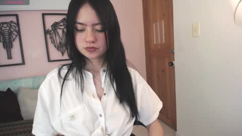 Snapshot of rousee_v chatting on 12-11-24, 08:04 Rousee online show from 12-11-24, 08:04