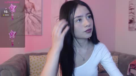 Snapshot of rousee_v chatting on 12-18-24, 08:25 Rousee online show from 12-18-24, 08:25