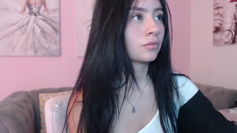 Snapshot of rousee_v chatting on 12-19-24, 03:51 Rousee online show from 12-19-24, 03:51