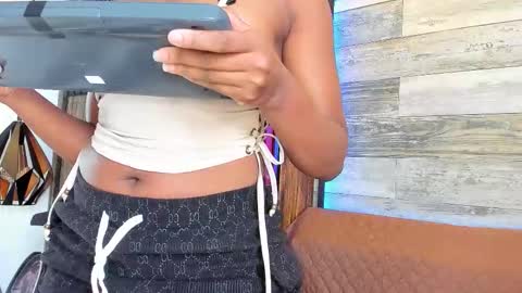 rouselux online show from 02-25-26, 03:43