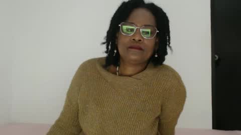 luxa online show from 10-11-25, 03:54