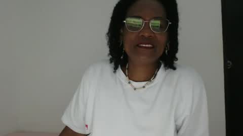 luxa online show from 10-12-25, 04:17