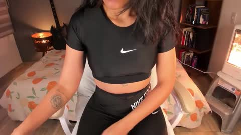 Rouss marie henao  online show from 09-12-25, 09:09