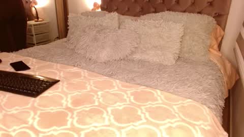 Rouss marie henao  online show from 10-07-25, 03:04