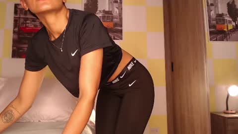 Snapshot of rouss_henao chatting on 06-26-26, 02:05 Rouss marie henao online show from 06-26-26, 02:05