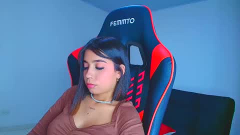 Snapshot of rousse_violet chatting on 11-07-25, 10:10 rousse_violet online show from 11-07-25, 10:10