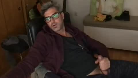 Snapshot of rousshen chatting on 07-14-26, 06:35 rousshen online show from 07-14-26, 06:35