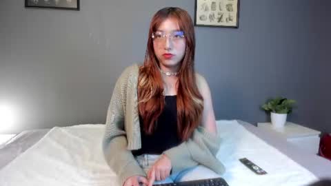 Roussy online show from 06-12-26, 03:49