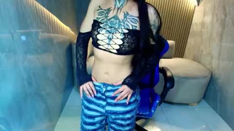 Roux  online show from 11-19-25, 07:47