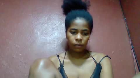 rovaelyah online show from 11-17-25, 05:13