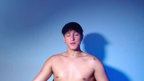 rowanboy23 online show from 04-19-26, 01:27