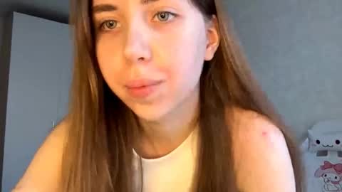 Snapshot of rowenaaini chatting on 03-09-26, 01:48 Jess online show from 03-09-26, 01:48