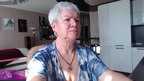 Roxana online show from 04-05-26, 08:11