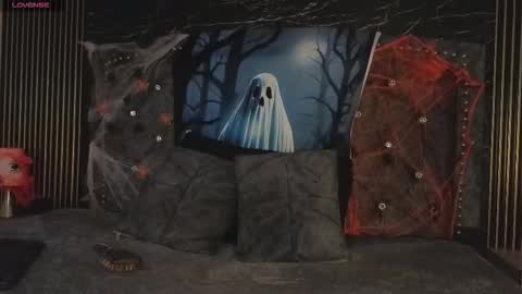 roxana_scottt online show from 10-31-25, 11:11