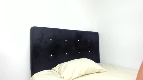 Snapshot of roxanaborns chatting on 02-10-26, 04:05 roxanaborns online show from 02-10-26, 04:05