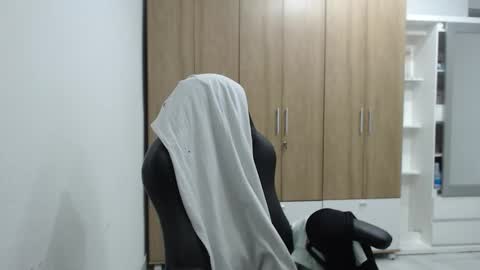 Snapshot of roxanalove7 chatting on 12-04-25, 01:26 Roxana online show from 12-04-25, 01:26