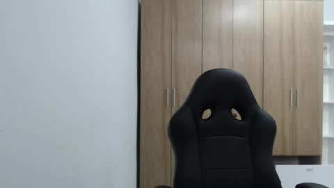 Snapshot of roxanalove7 chatting on 12-13-25, 07:53 Roxana online show from 12-13-25, 07:53