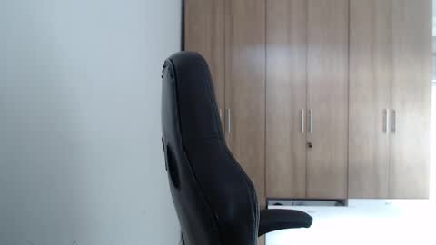 Snapshot of roxanalove7 chatting on 12-15-25, 09:19 Roxana online show from 12-15-25, 09:19