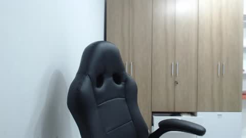 Snapshot of roxanalove7 chatting on 06-22-26, 03:25 Roxana online show from 06-22-26, 03:25