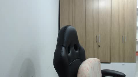 Snapshot of roxanalove7 chatting on 06-24-26, 02:21 Roxana online show from 06-24-26, 02:21