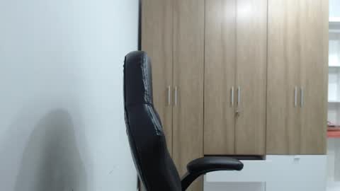 Snapshot of roxanalove7 chatting on 06-27-26, 12:26 Roxana online show from 06-27-26, 12:26