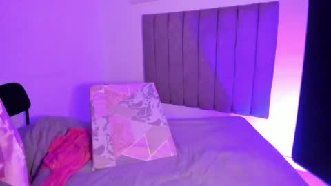 Roxane online show from 01-12-26, 01:22