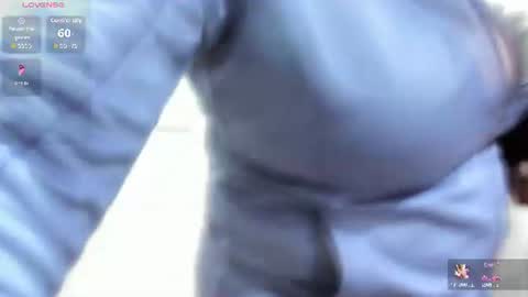 Snapshot of roxanna_moore2 chatting on 07-05-26, 05:25 Roxanna online show from 07-05-26, 05:25