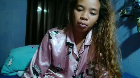 roxanne_98 online show from 04-03-26, 01:58
