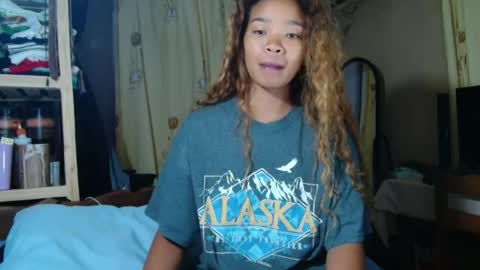 roxanne_98 online show from 04-23-26, 02:24