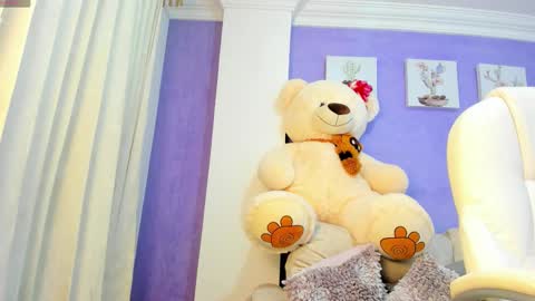 Snapshot of roxanneevans_ chatting on 10-24-25, 01:07 Roxanne evans   Schedule 700 -1400GTM-5 online show from 10-24-25, 01:07