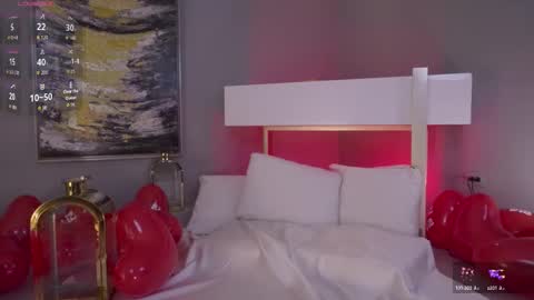 Roxanne Hill  online show from 02-14-25, 03:47