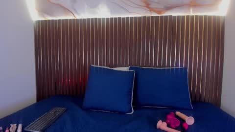 Roxie  online show from 09-16-25, 11:44