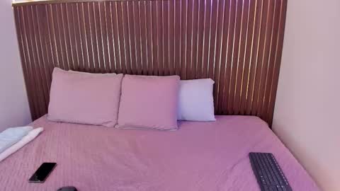 Roxie  online show from 10-15-25, 12:05