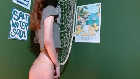 Snapshot of roxiehood chatting on 10-09-25, 02:31 Roxie online show from 10-09-25, 02:31