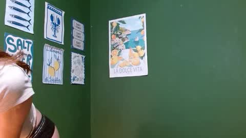 Snapshot of roxiehood chatting on 11-20-25, 02:12 Roxie online show from 11-20-25, 02:12