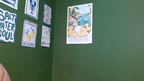 Snapshot of roxiehood chatting on 12-14-25, 10:36 Roxie online show from 12-14-25, 10:36