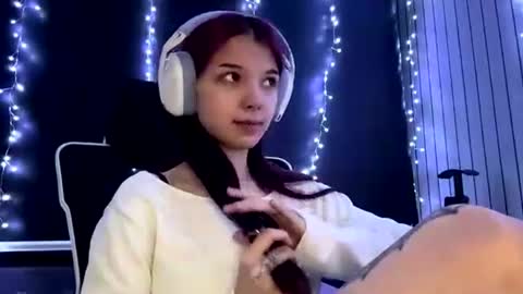 Hana online show from 06-08-26, 03:12