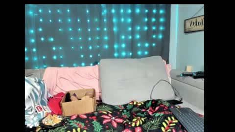 Snapshot of roxihazeleyes chatting on 02-07-25, 10:08 roxihazeleyes online show from 02-07-25, 10:08