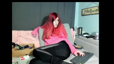 Snapshot of roxihazeleyes chatting on 02-13-25, 07:24 roxihazeleyes online show from 02-13-25, 07:24