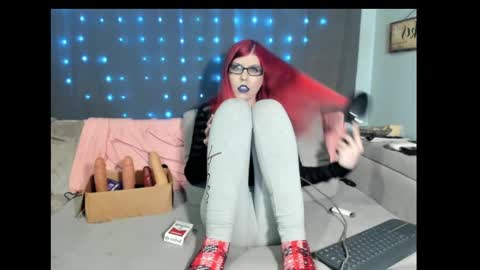 Snapshot of roxihazeleyes chatting on 02-14-25, 01:13 roxihazeleyes online show from 02-14-25, 01:13