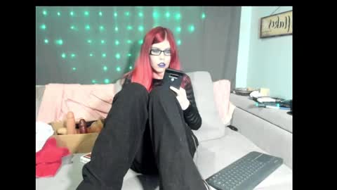 Snapshot of roxihazeleyes chatting on 02-14-25, 04:15 roxihazeleyes online show from 02-14-25, 04:15