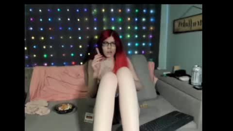 Snapshot of roxihazeleyes chatting on 02-16-25, 04:20 roxihazeleyes online show from 02-16-25, 04:20