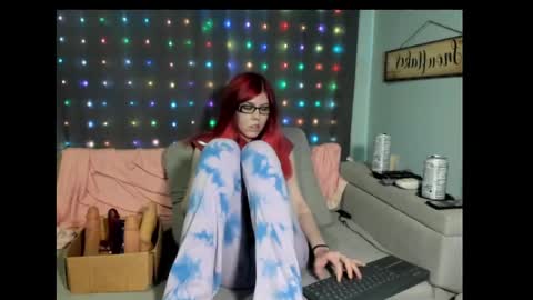 Snapshot of roxihazeleyes chatting on 02-16-25, 08:44 roxihazeleyes online show from 02-16-25, 08:44