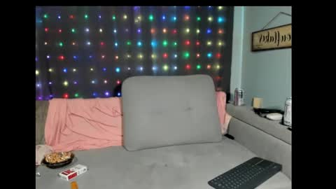 Snapshot of roxihazeleyes chatting on 02-17-25, 03:15 roxihazeleyes online show from 02-17-25, 03:15