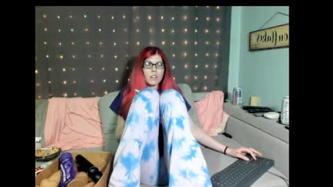 Snapshot of roxihazeleyes chatting on 02-17-25, 09:24 roxihazeleyes online show from 02-17-25, 09:24