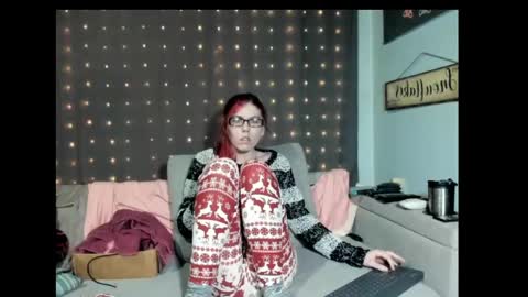 Snapshot of roxihazeleyes chatting on 02-21-25, 04:40 roxihazeleyes online show from 02-21-25, 04:40